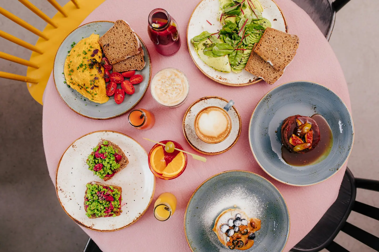 Weekend brunch tables